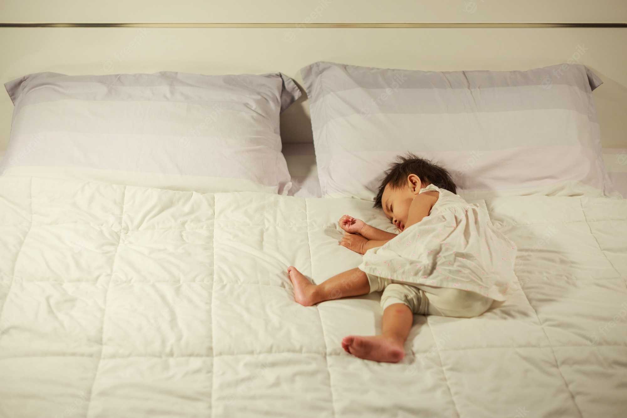 Почему ребенку после 3 лучше спать отдельно от родителей?
