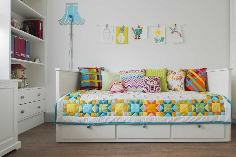 Дизайн родительской спальни с детской кроваткой